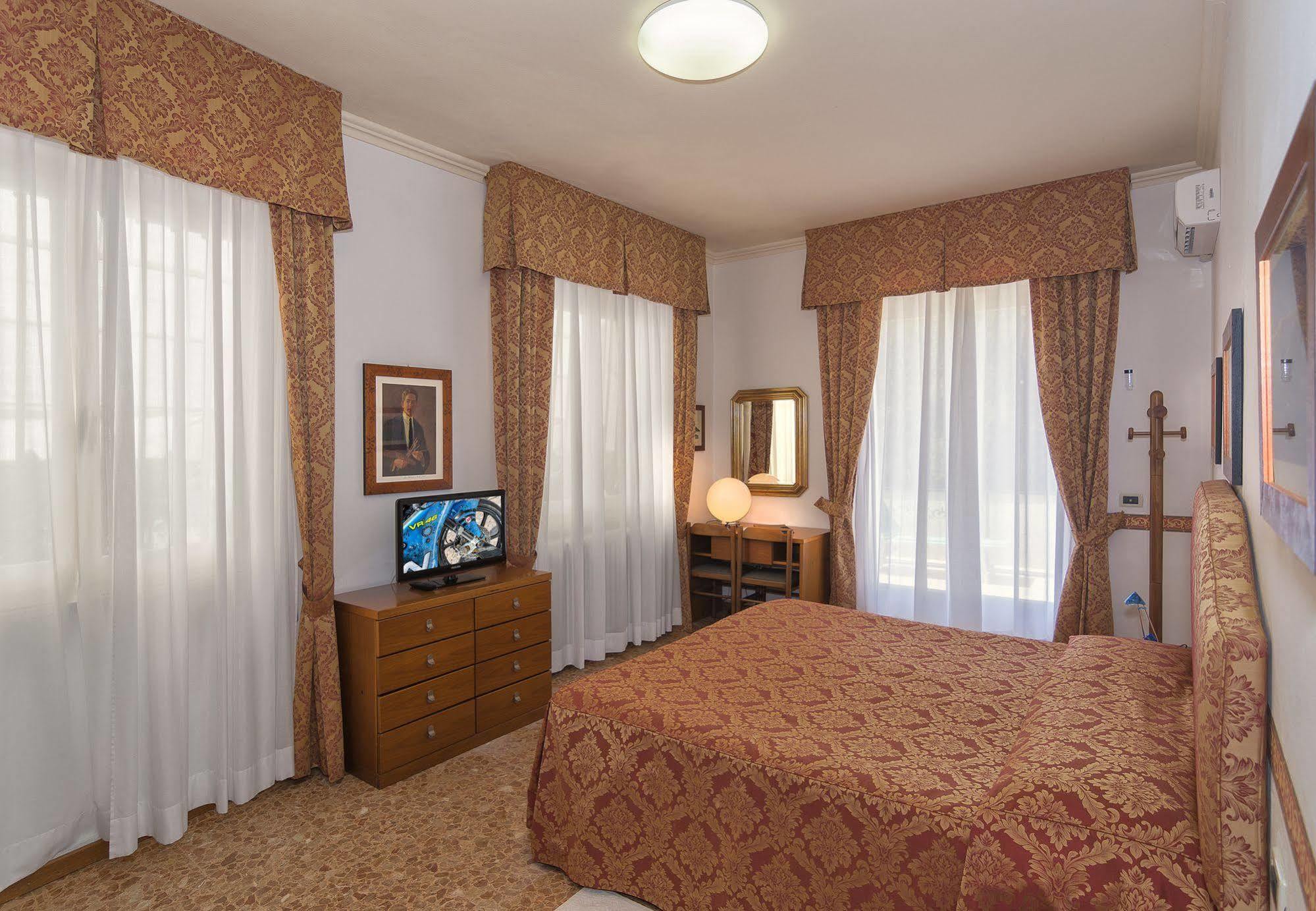 Hotel Verdemare Marina di Pietrasanta Exterior photo