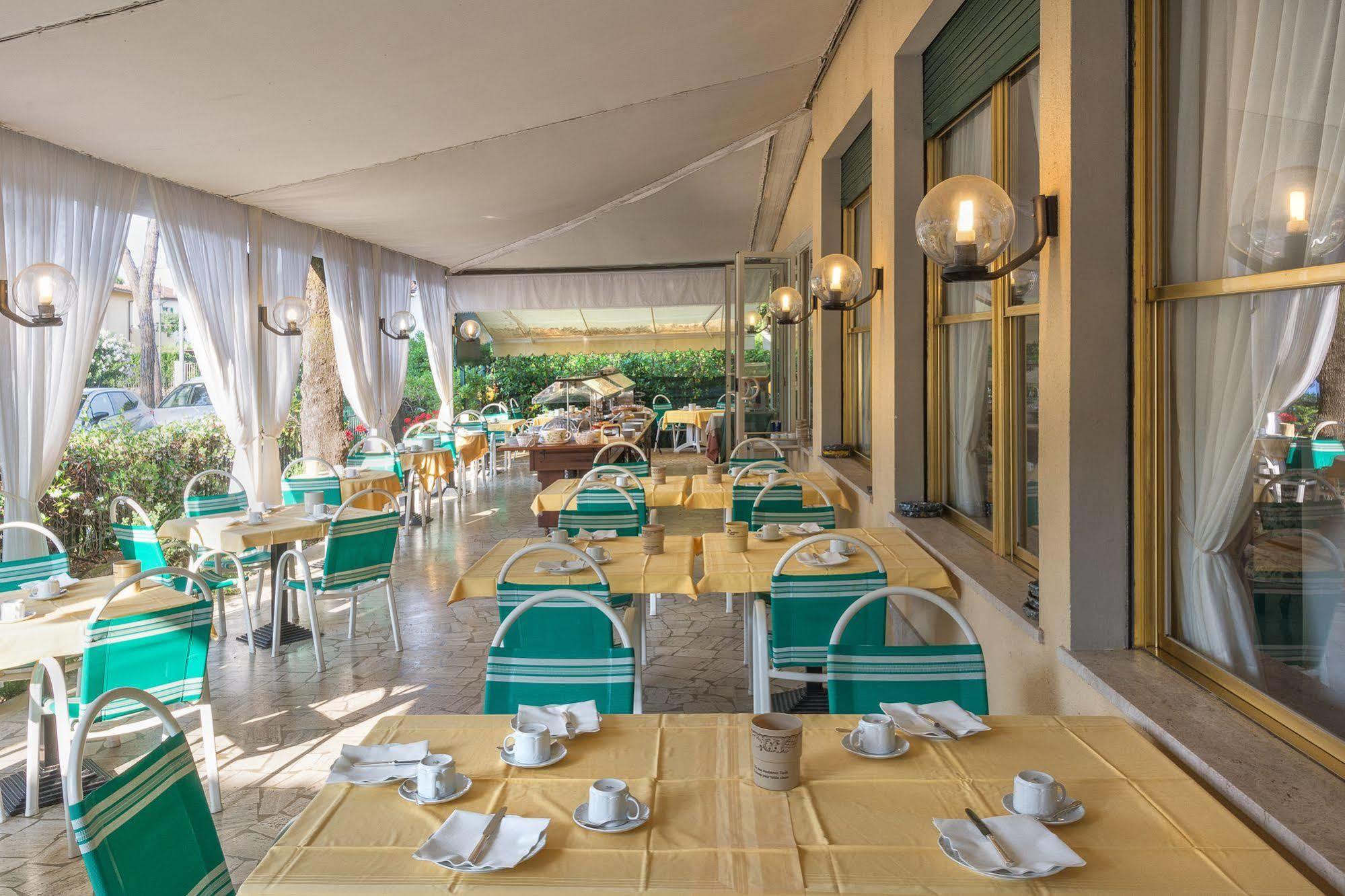Hotel Verdemare Marina di Pietrasanta Exterior photo